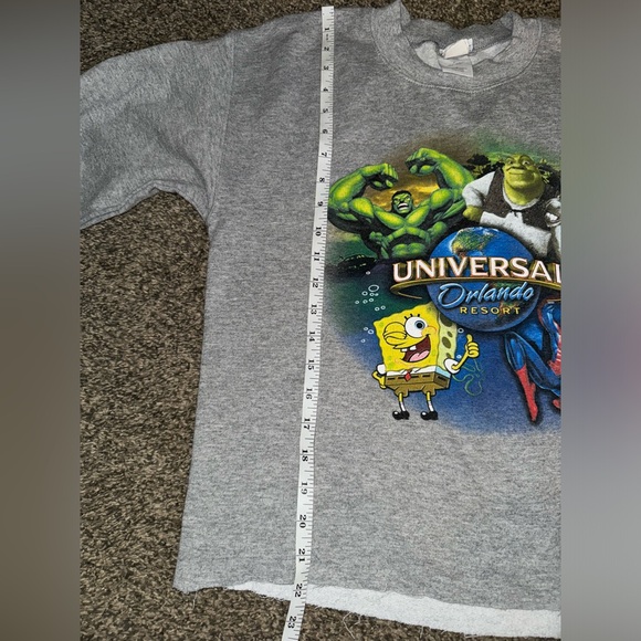 Universal Studios Crewneck - Picture 5 of 6
